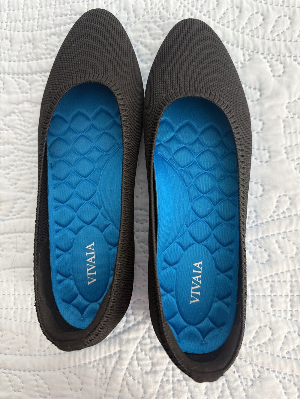 Vivaia Women's Black Knit Ballet Flats with Blue Insole - Picture 4 of 5